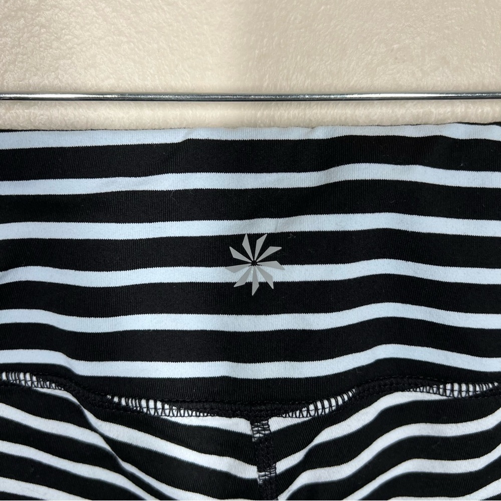 Athleta Chaturanga Capri Crop Leggings Black White Stripe Small Style 243095 - Picture 9 of 11